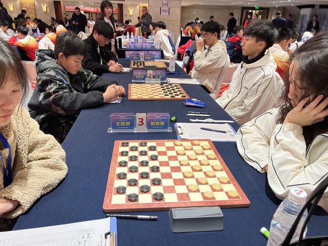 國際跳棋比賽視頻，探索變化中的學(xué)習(xí)，自信成就夢想的力量之源